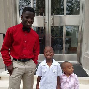 Meet your Posher, Lawrence